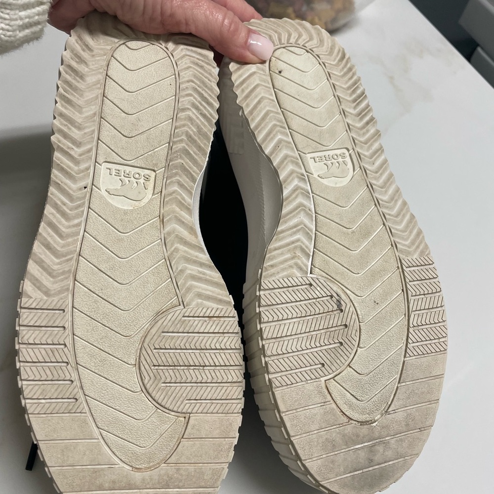Sorel Black Low-Top Sneakers with White Sole - Picture 5 of 5